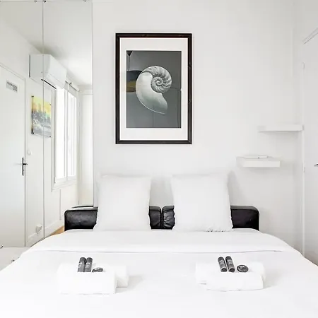 After B00Klng Need Scаn Qr-C0Dе --Cozy Duplex Near Eiffel Tower With Апартаменты